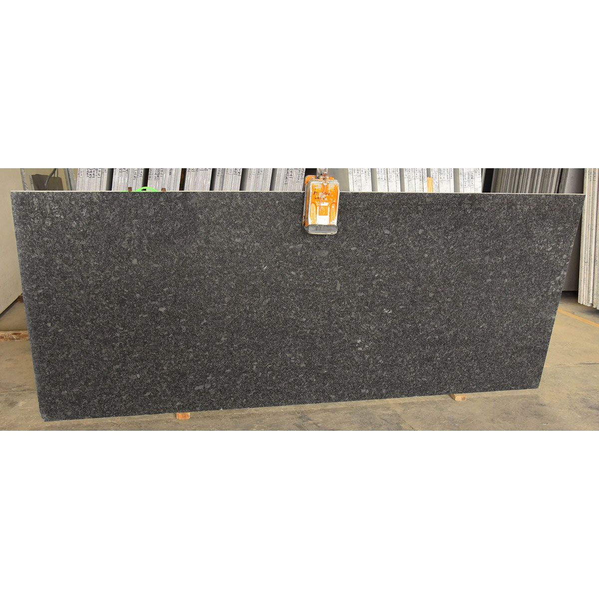 Pasy granit Steel Grey płomieniowane 270-280x70-95x2 cm