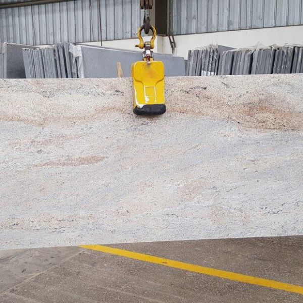 Pasy granit Cielo de Marfil leather 338-322x99-97x3 cm