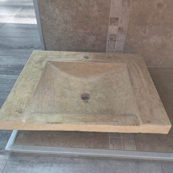 Umywalka z kamienia 38x46x18 cm
