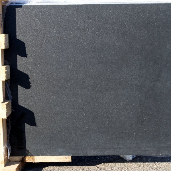 Pasy granit Absolute Black leather 242-349x75-103x2 cm