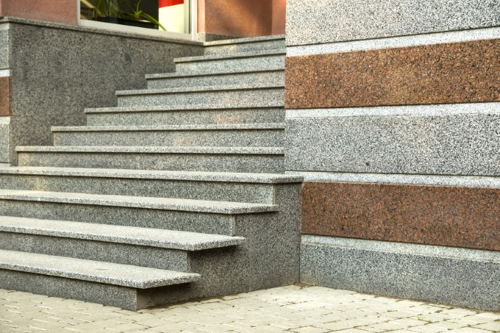 Do jakich wnętrz będą pasować schody granitowe?