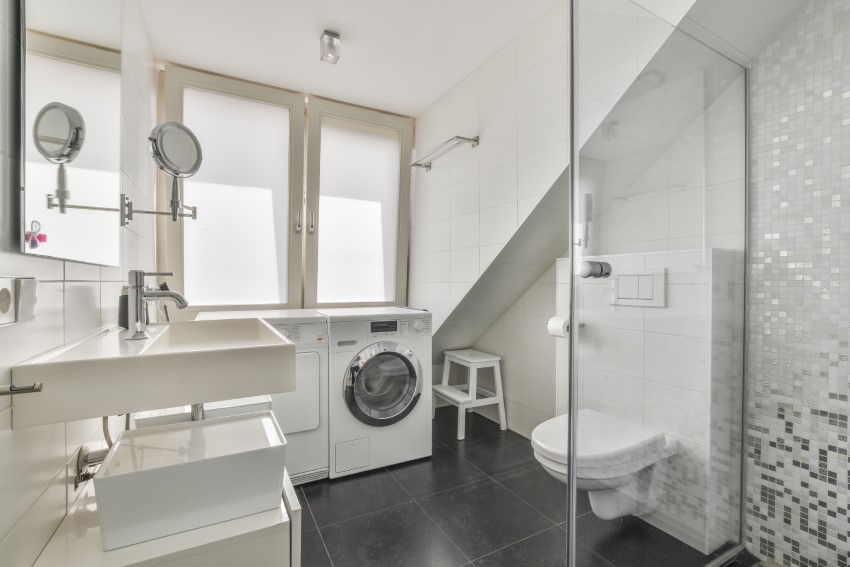 Jak zaprojektować i urządzić swoją łazienkę marzeń?