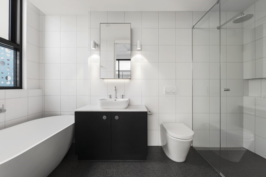 Pomysły na czarno-białą łazienkę w eleganckim stylu