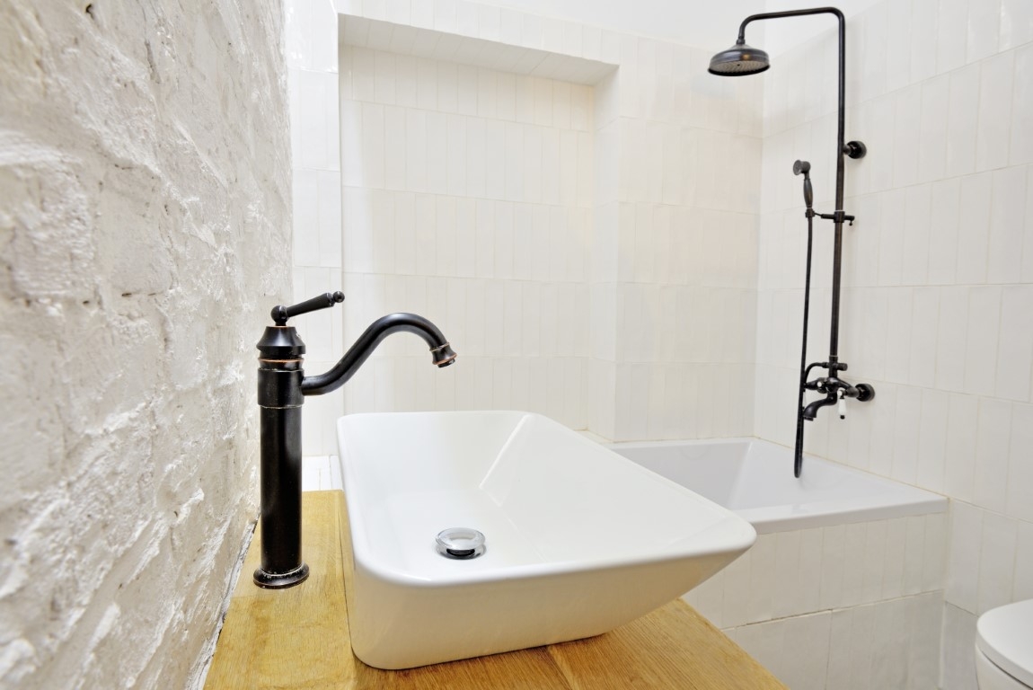 Jak maksymalnie wykorzystać ograniczoną przestrzeń w łazience